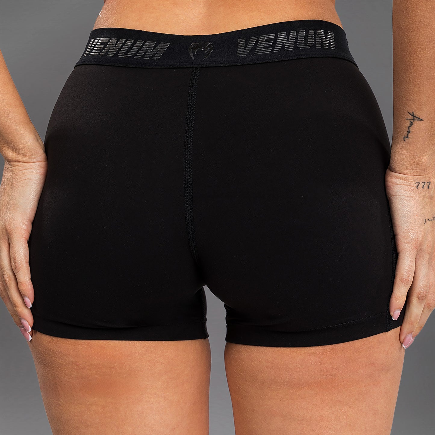 Venum Elevate Pantaloncini Vale Tudo da donna - Nero