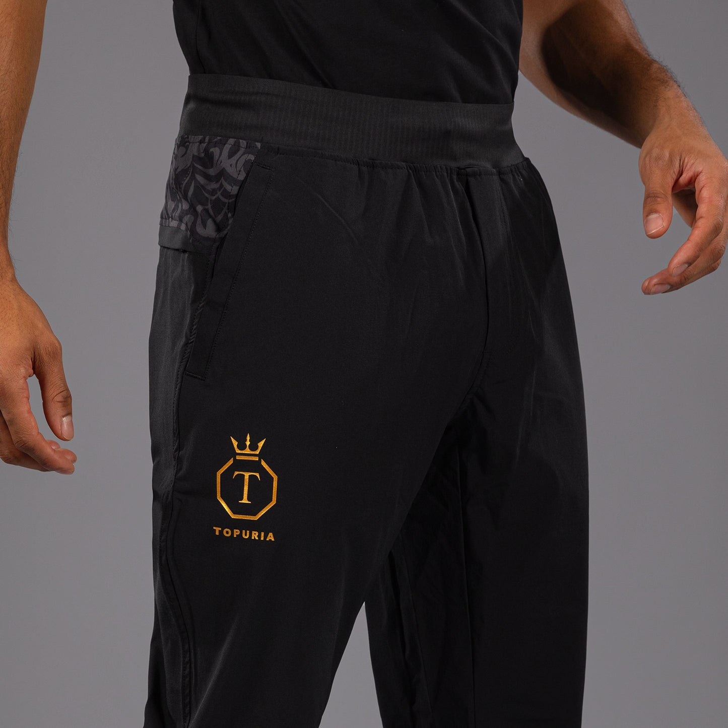 Venum x Topuria Unmatched Edition Pantaloni Jogging - Nero/Oro