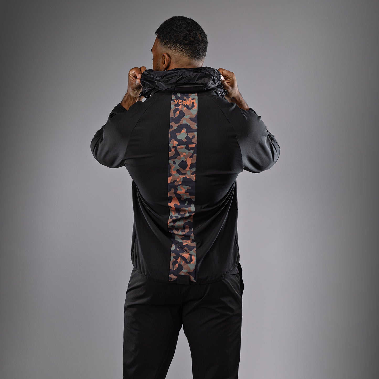 Venum Jungle Ops Giacca da allenamento da uomo - Nero/Canyon Camo
