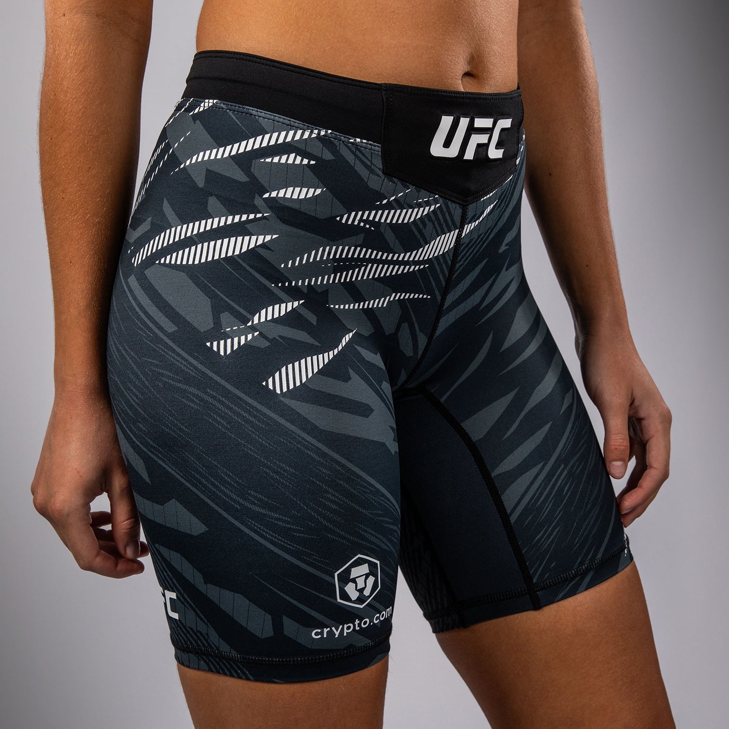 UFC Fusion by Venum Authentic Fight Night Vale Tudo Shorts per Donna - Fit Largo - Nero