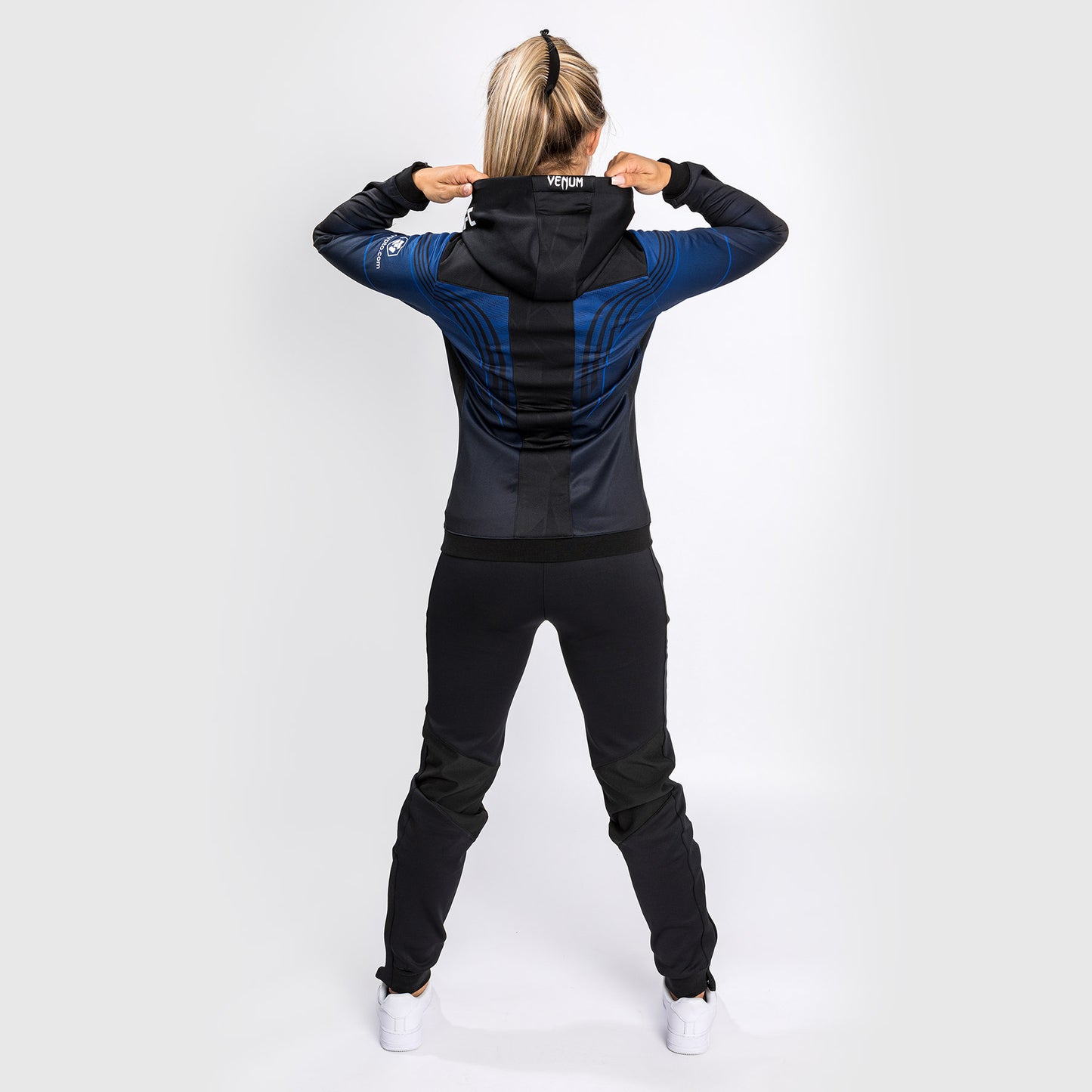 Felpa con cappuccio Walkout da donna UFC Venum Authentic Fight Night 2.0 - Midnight Edition