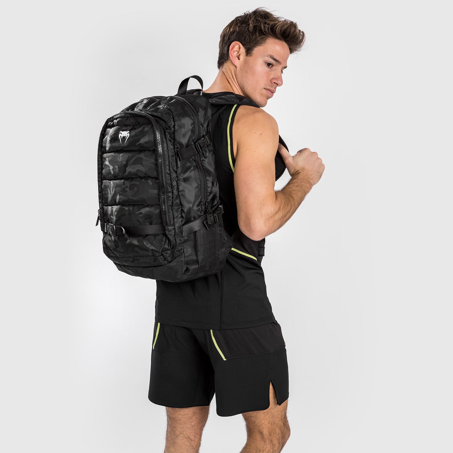 Venum Challenger Pro Zaino (20-25L) – Nero/Camouflage Scuro