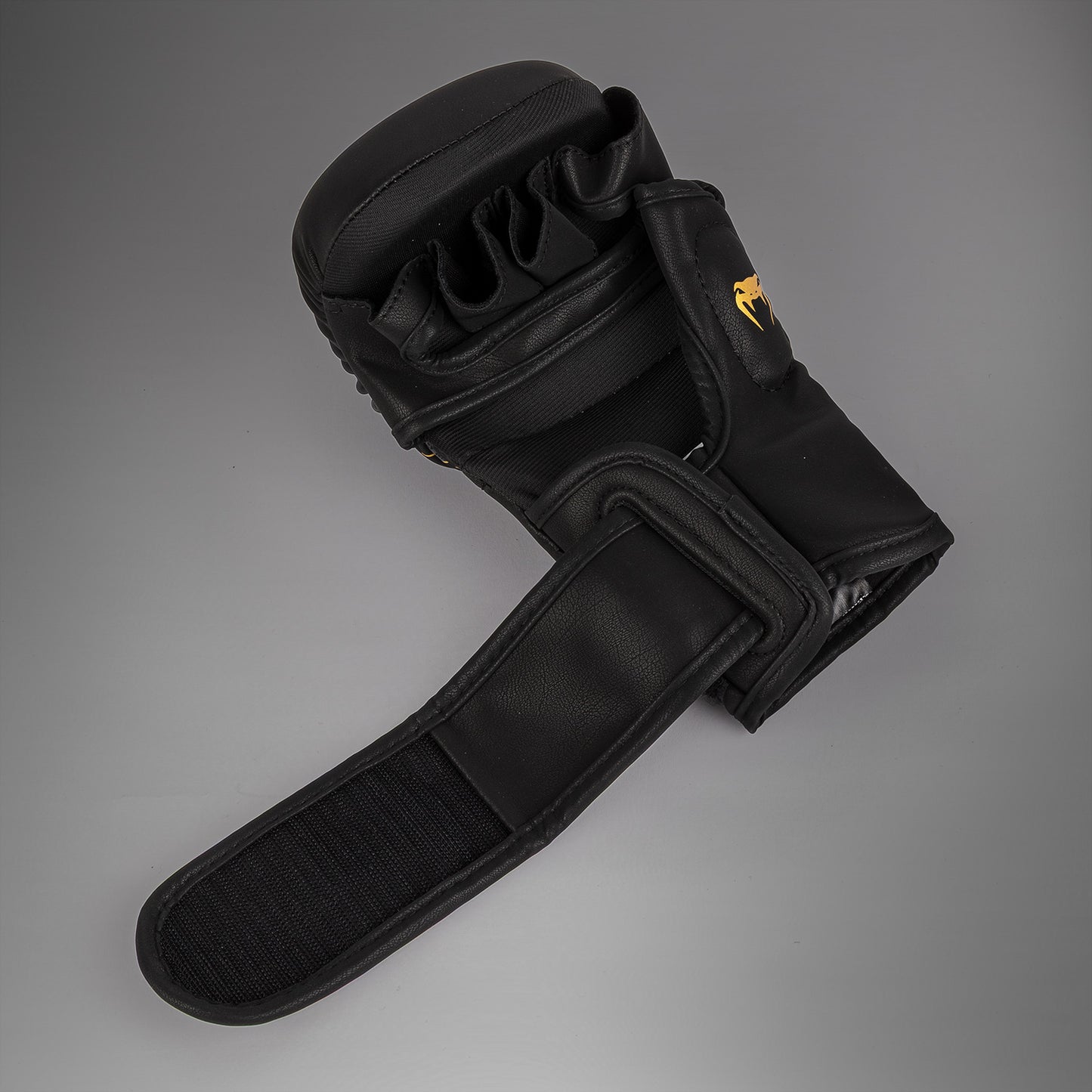 Venum Serpenti Guanti da sparring – Nero/Argento/Oro