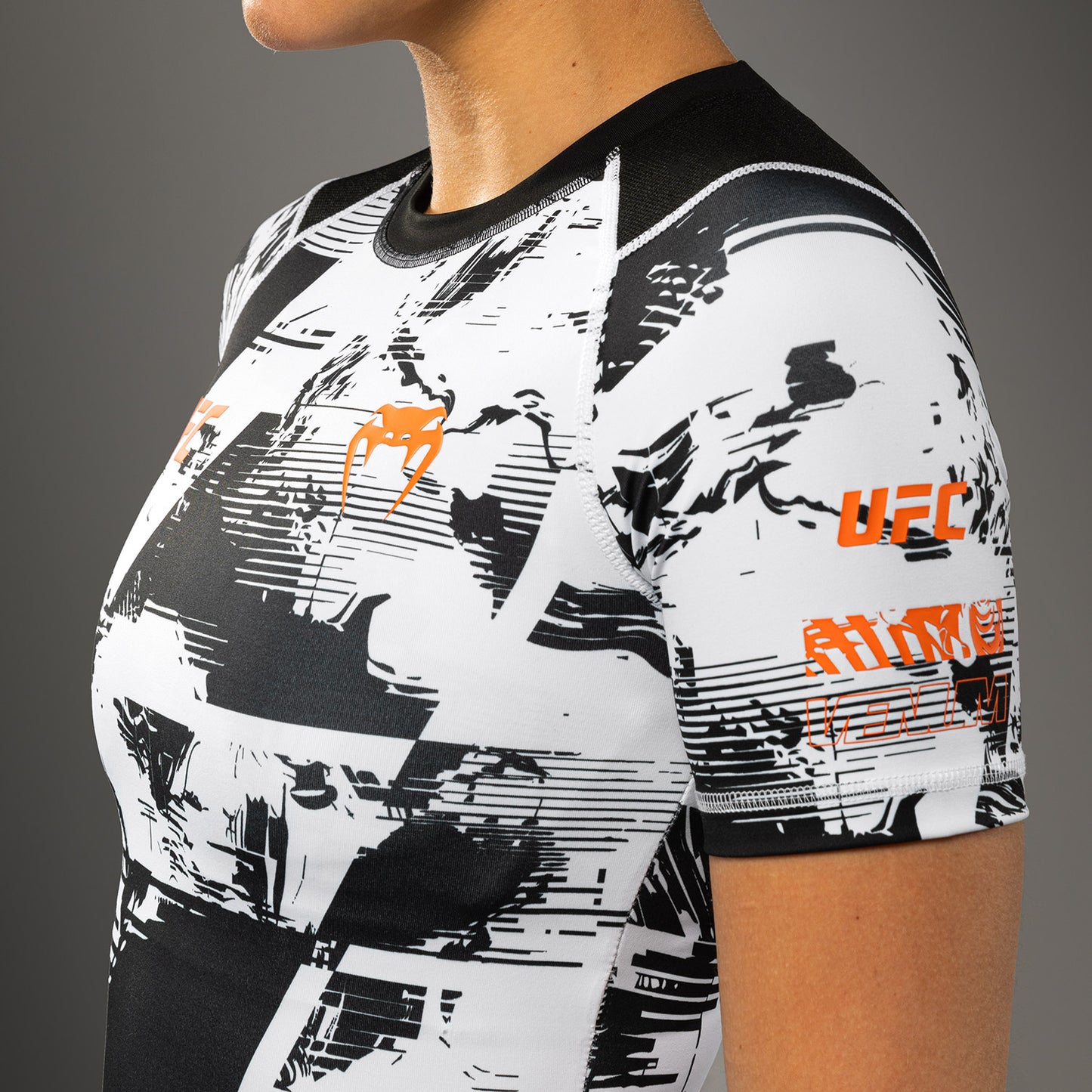 UFC Zenith by Venum Authentic Fight Week Rashguard maniche corte Performance Donna - Bianco