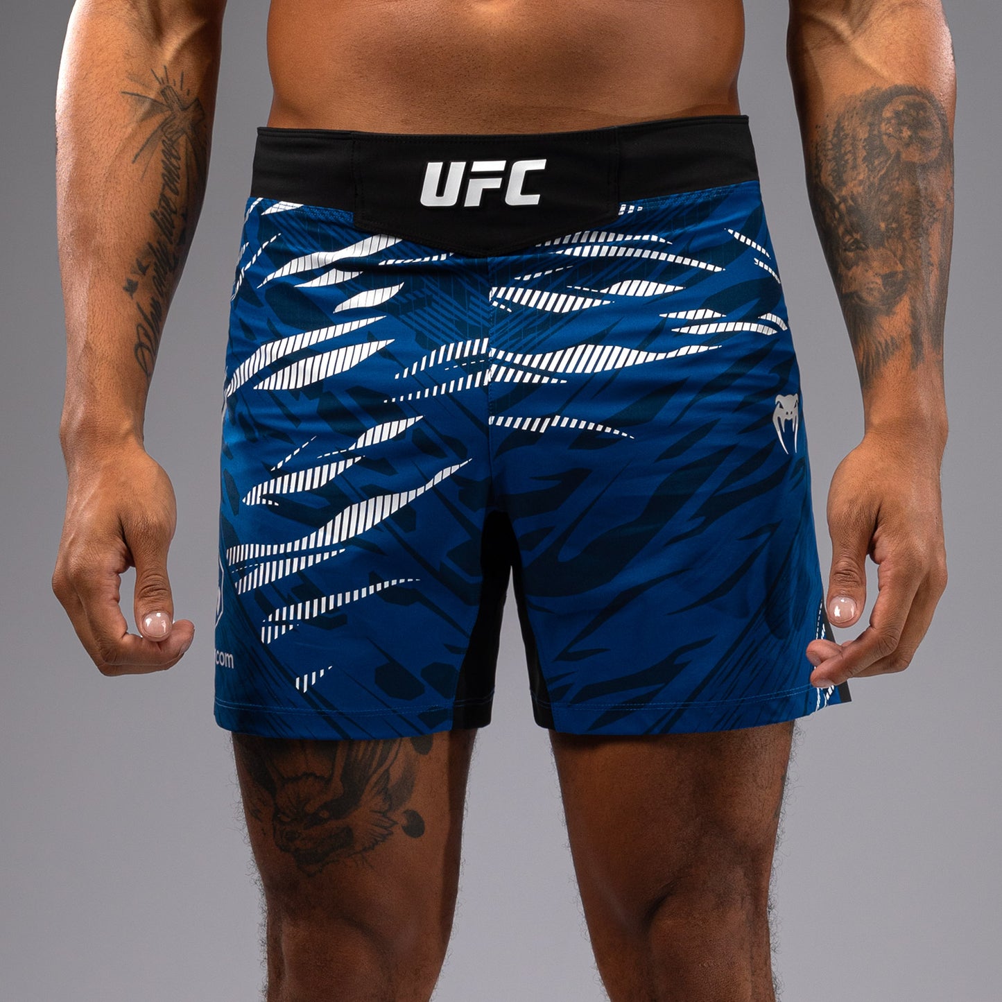 UFC Fusion by Venum Authentic Fight Night Shorts da Lotta per Uomo - Fit Corto - Blu