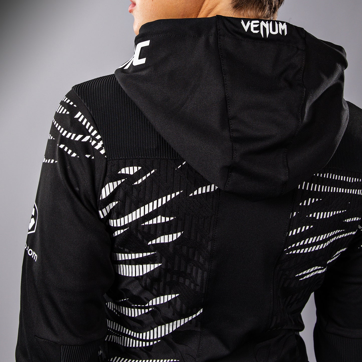 UFC Fusion by Venum Authentic Fight Night Felpa con Cappuccio per Donna - Nero