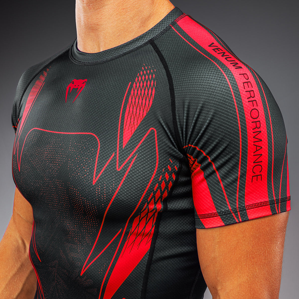 Venum Amazonia Reborn Maglia a compressione a maniche corte - Nero/Rosso