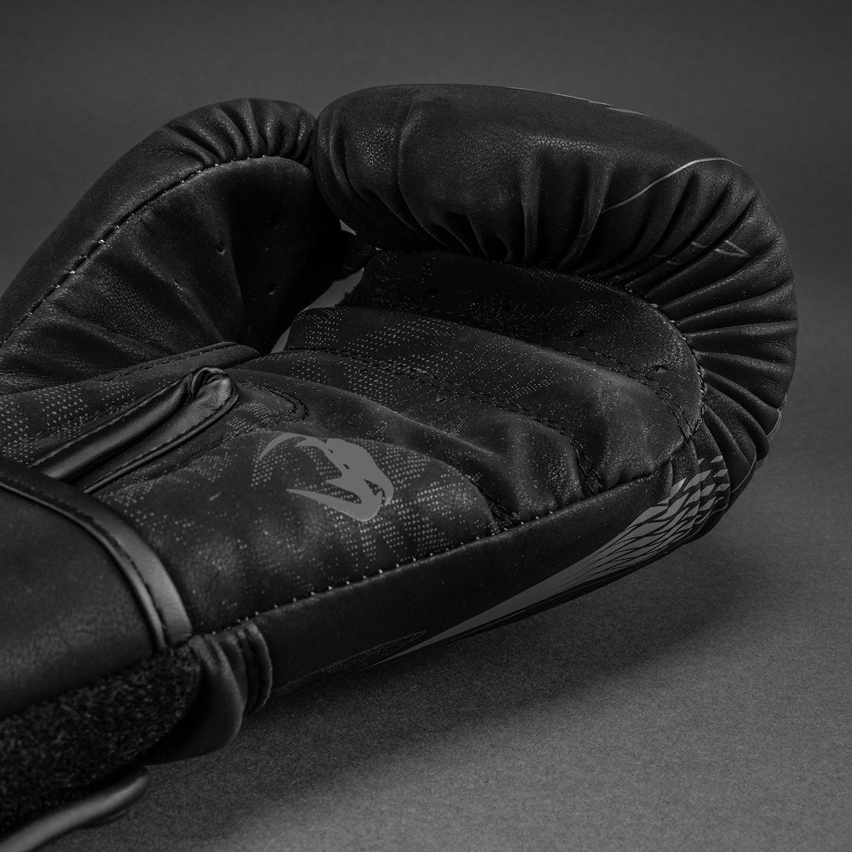 Venum Impact Amazonia Reborn Guantoni da boxe Impact - Nero/Grigio