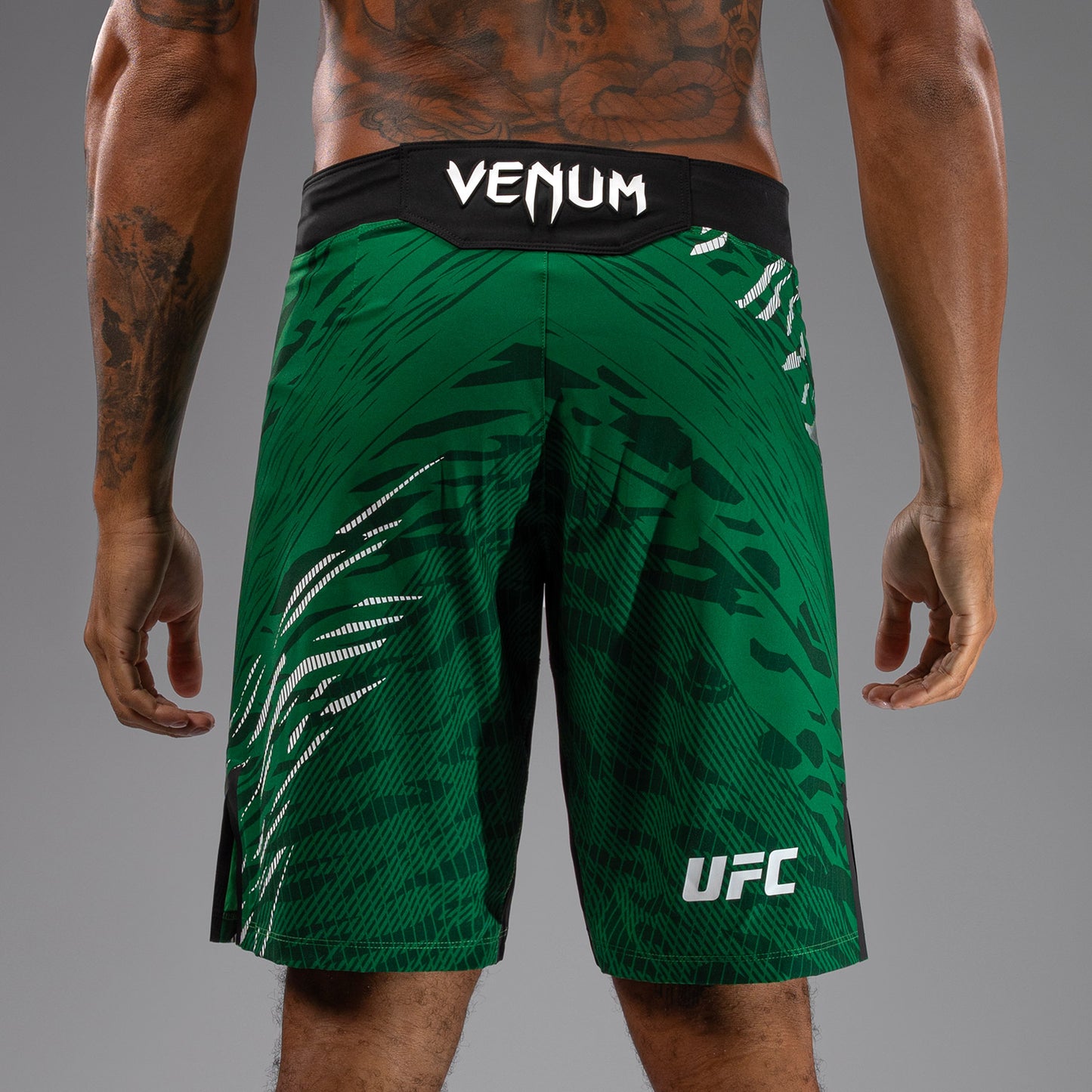 UFC Fusion by Venum Authentic Fight Night Shorts da Lotta per Uomo - Fit Largo - Verde