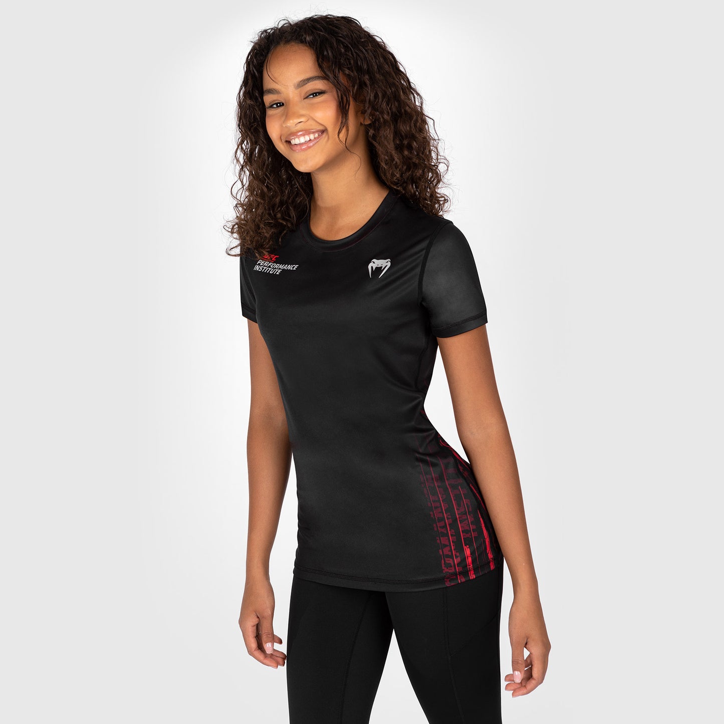 UFC Venum Performance Institute 2.0 Maglietta Dry-Tech da Donna - Nero/Rosso