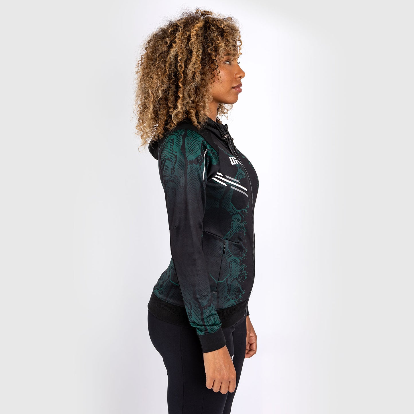 UFC Adrenaline by Venum Personalized Authentic Fight Night Felpa con cappuccio Walkout da donna - Emerald Edition - Verde/Nero