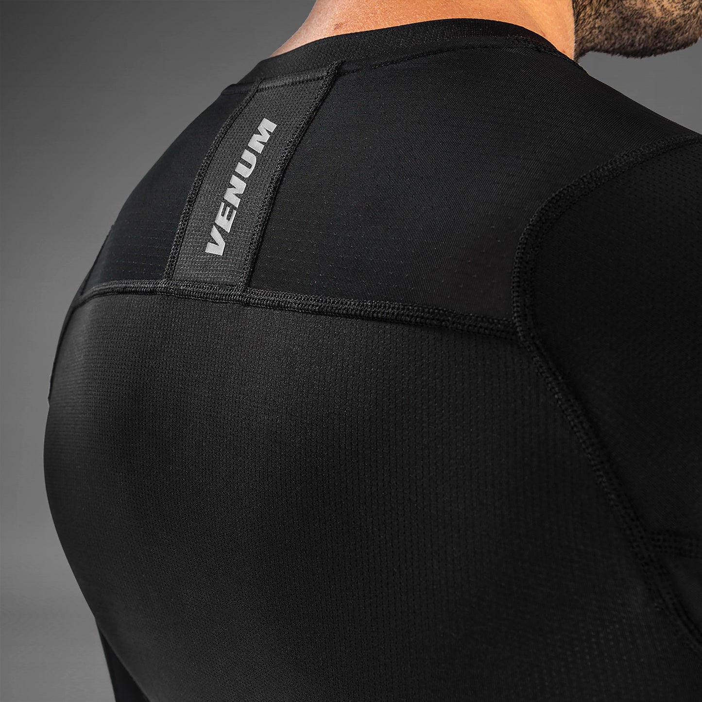 Venum G-Fit Air Rashguard a maniche longhe - nera