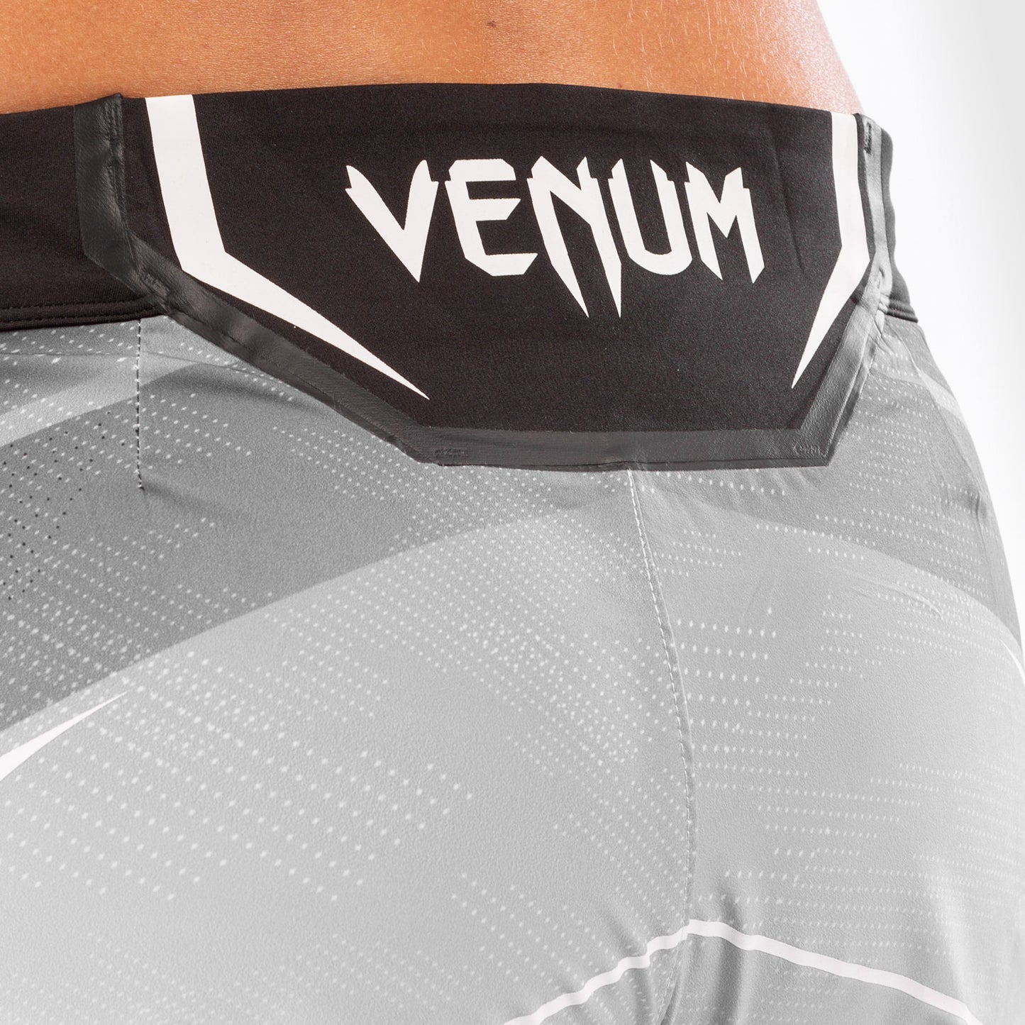 Fightshorts Donna UFC Venum Authentic Fight Night - Vestibilità Lunga - Bianco