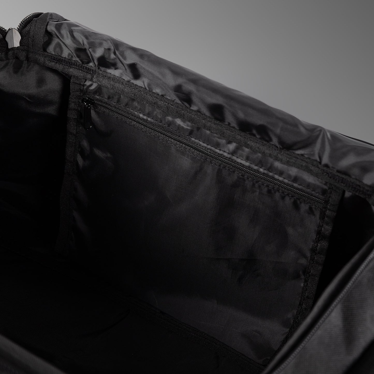 Venum Essential Borsa Sportiva (61L) - Nero