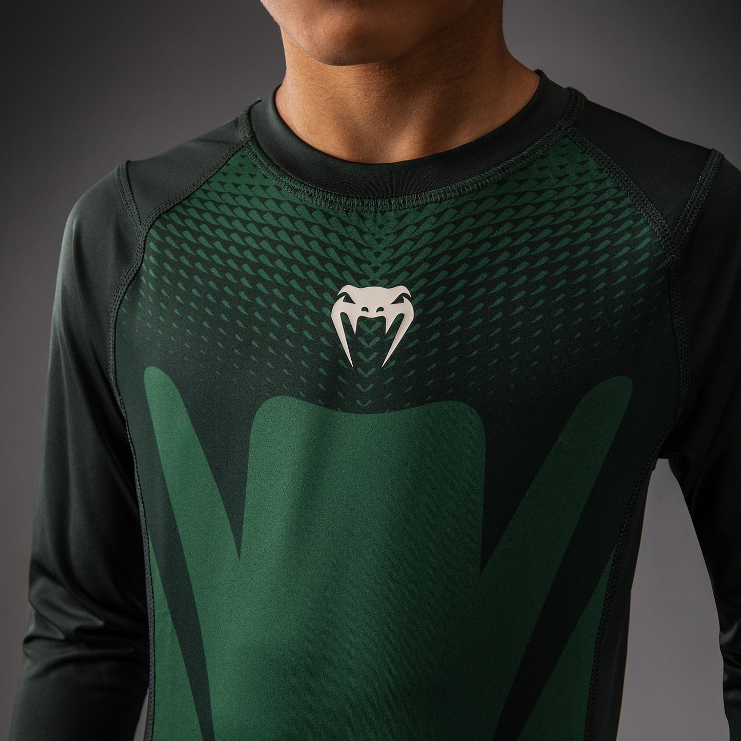 Venum Attack Rashguard a manica lunga per bambini - Verde foresta/ Bianco sporco