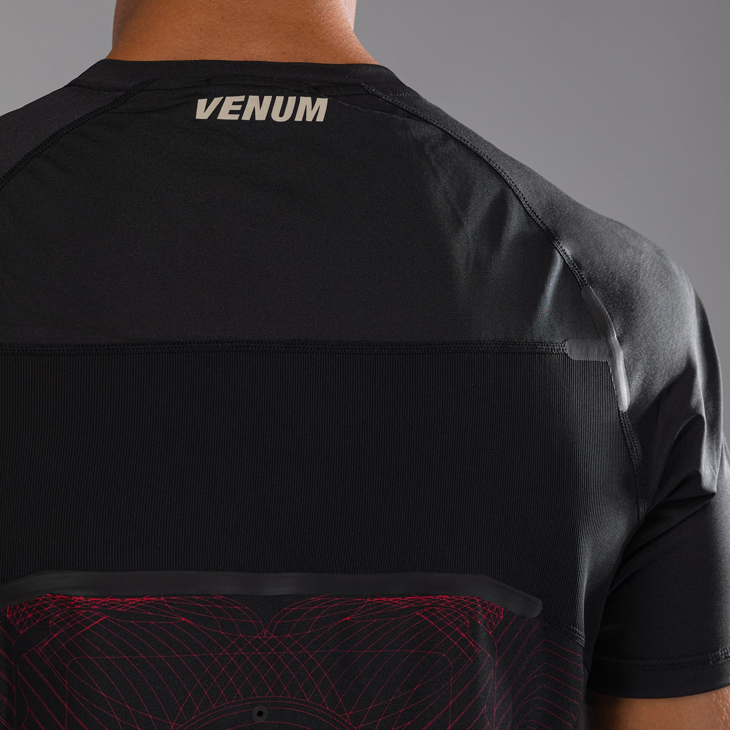 Venum G-Fit Air Maglietta Uomo Dry-Tech - Nero Profondo/Rosso Fuoco