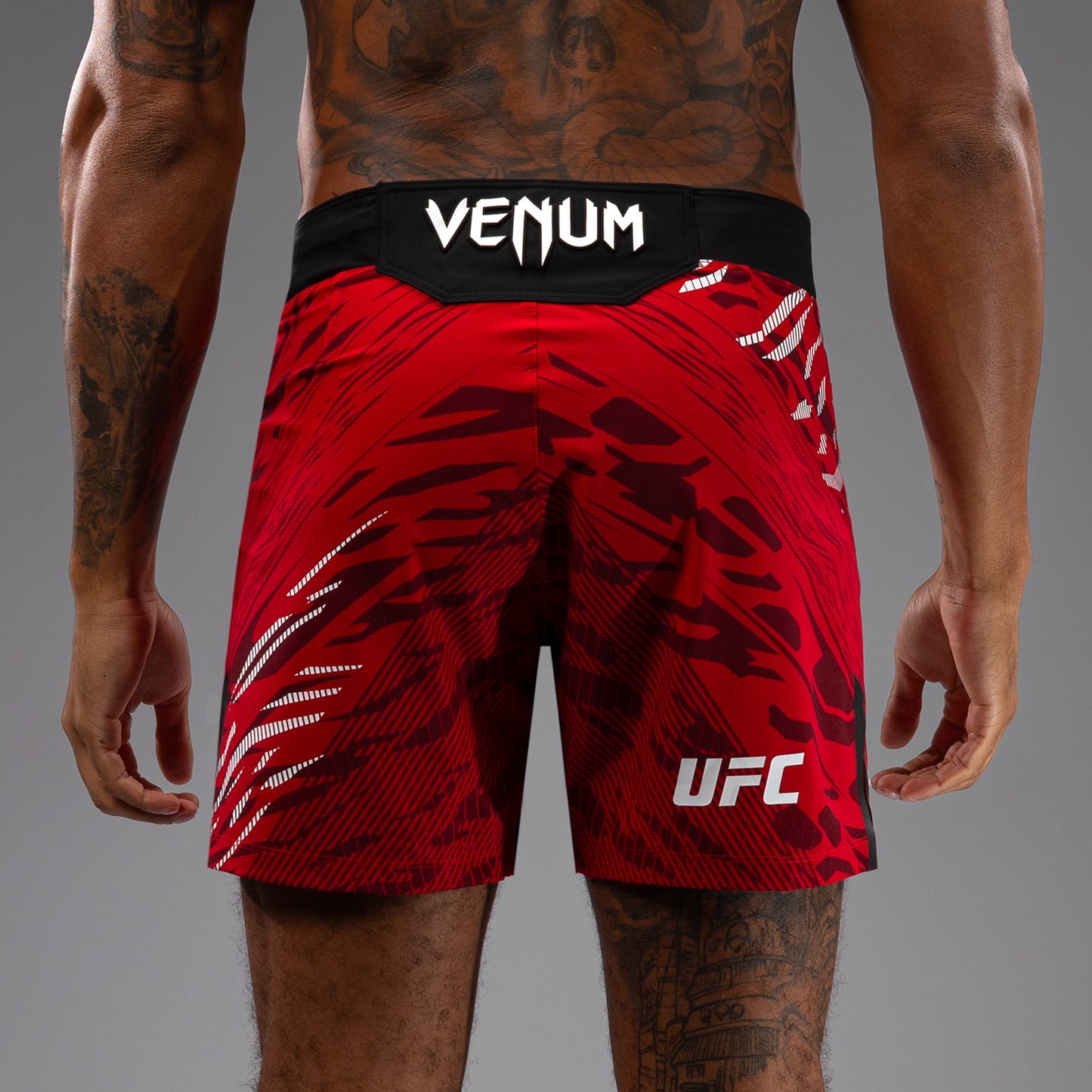 UFC Fusion by Venum Authentic Fight Night Shorts da Lotta per Uomo - Fit Corto - Rosso
