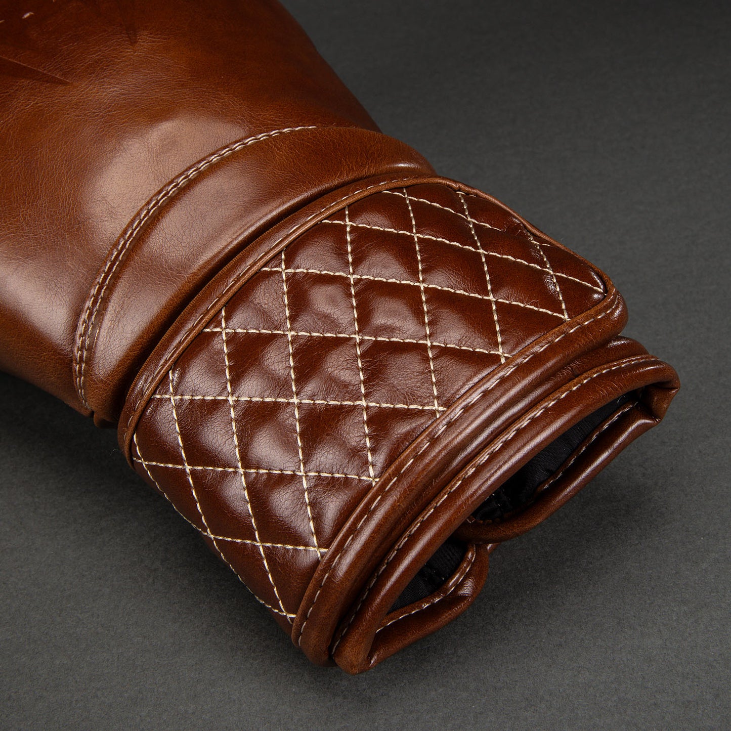 Venum Impact Classic Guantoni da Boxe - Havana Lucido