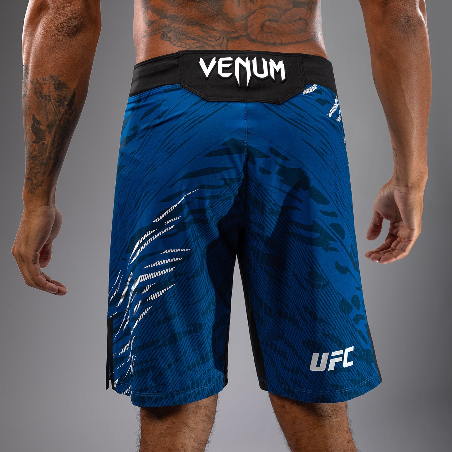 UFC Fusion by Venum Authentic Fight Night Shorts da Lotta per Uomo - Fit Largo - Blu