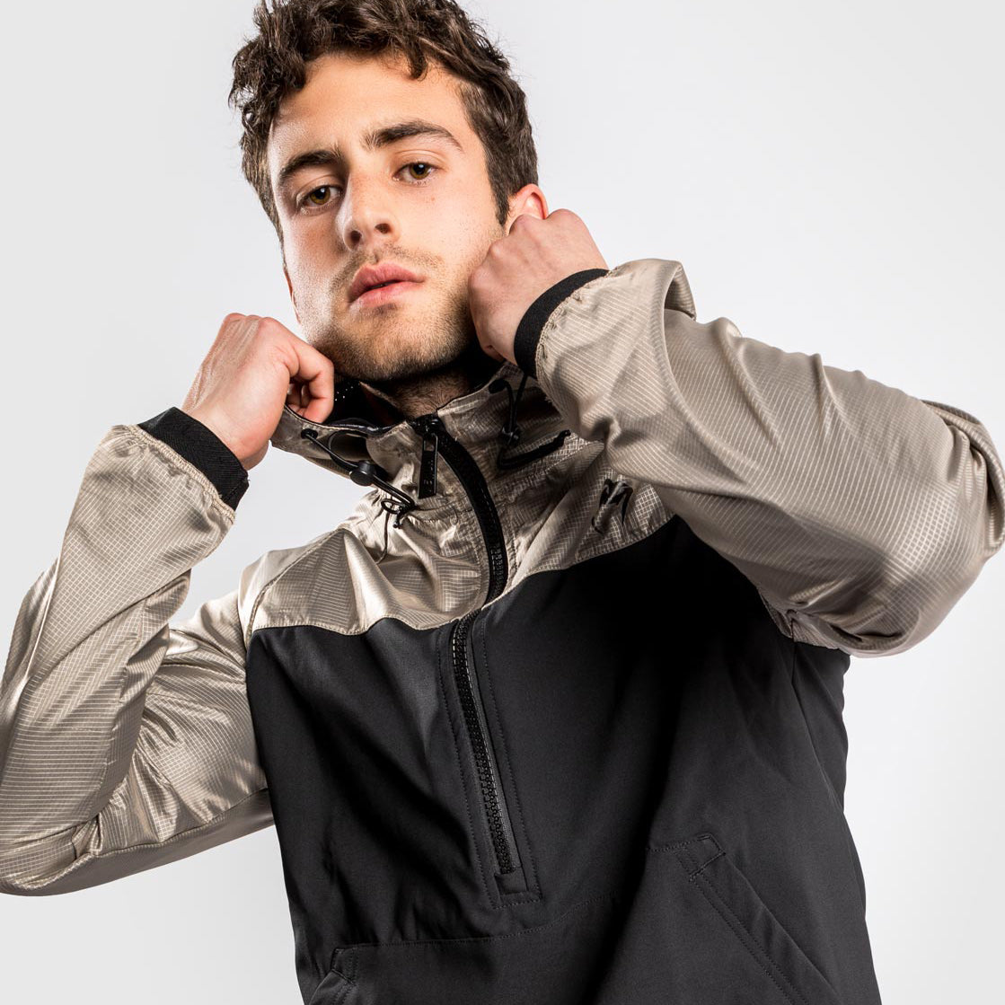 Felpa con cappuccio Venum Laser XT - Nero/Sabbia