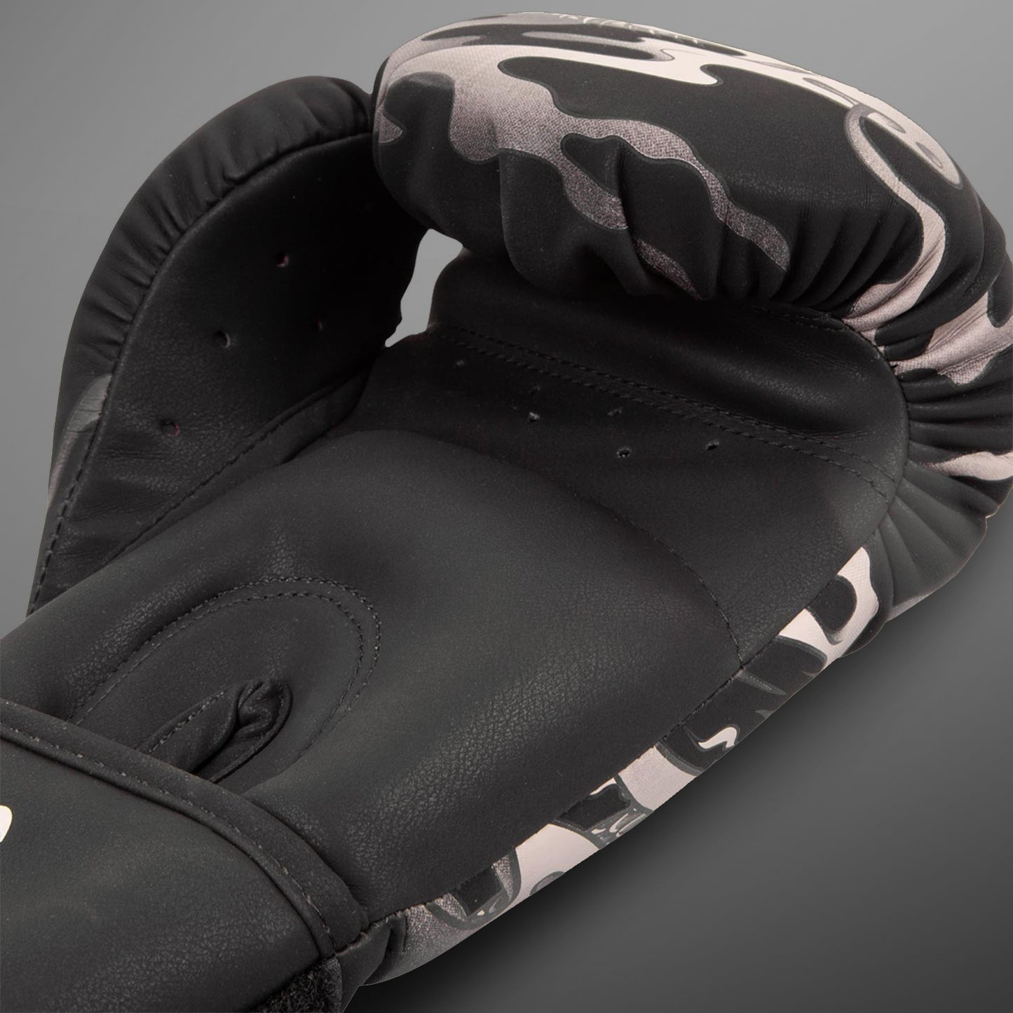 Guanti da boxe Venum Dragon's Flight