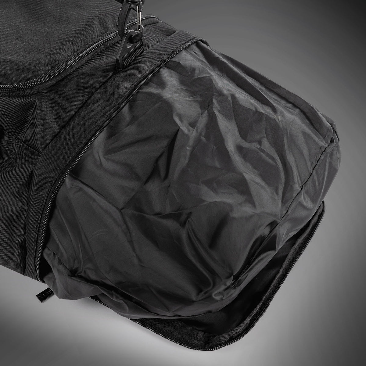 Venum Essential Borsa Sportiva (61L) – Nero