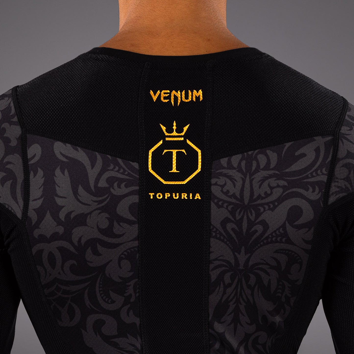 Venum x Topuria Unmatched Edition Rashguard a Maniche Lunghe - Nero/Oro