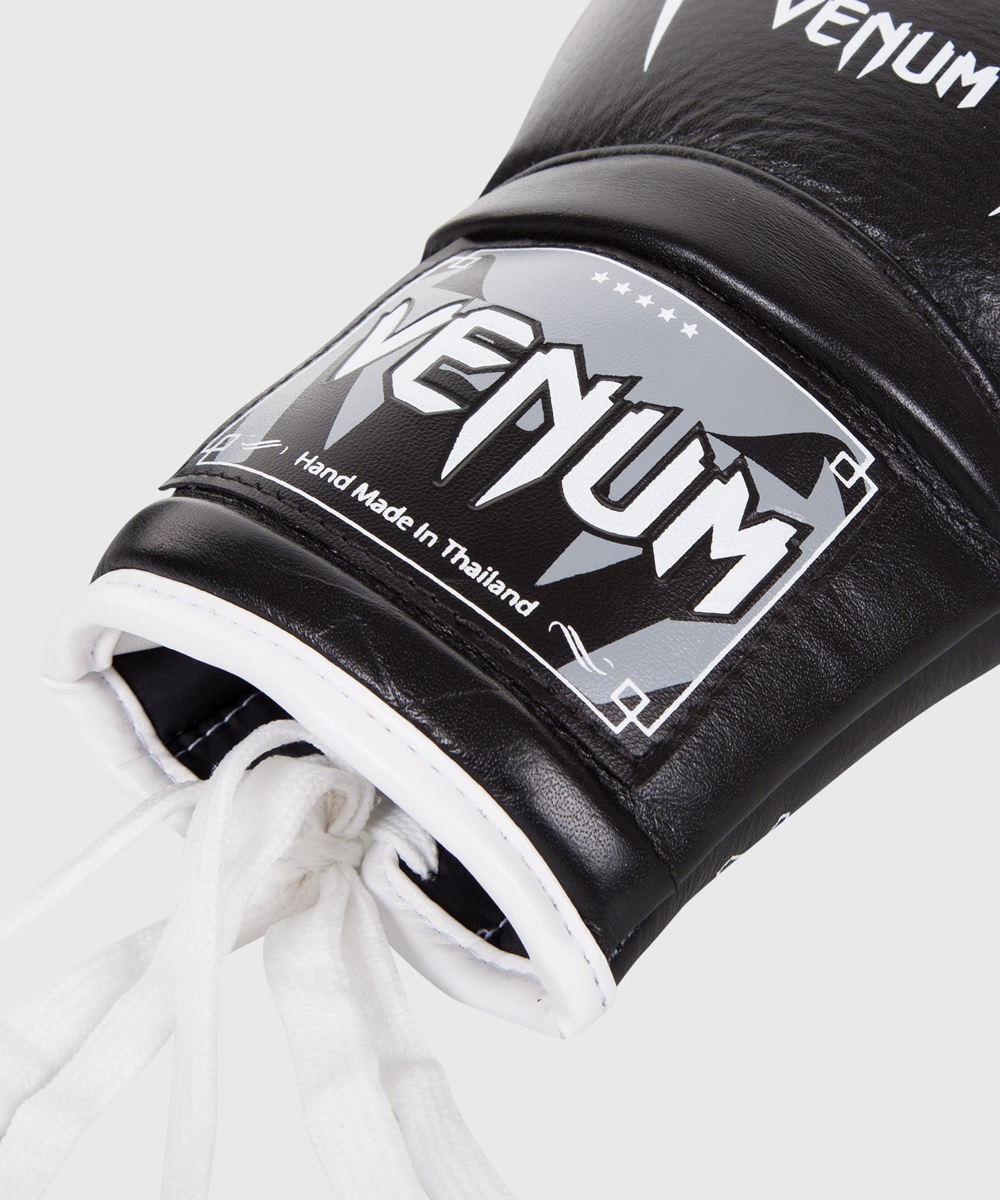Guantoni da boxe Giant 3.0 Venum - Pelle nappa - con lacci - Nero