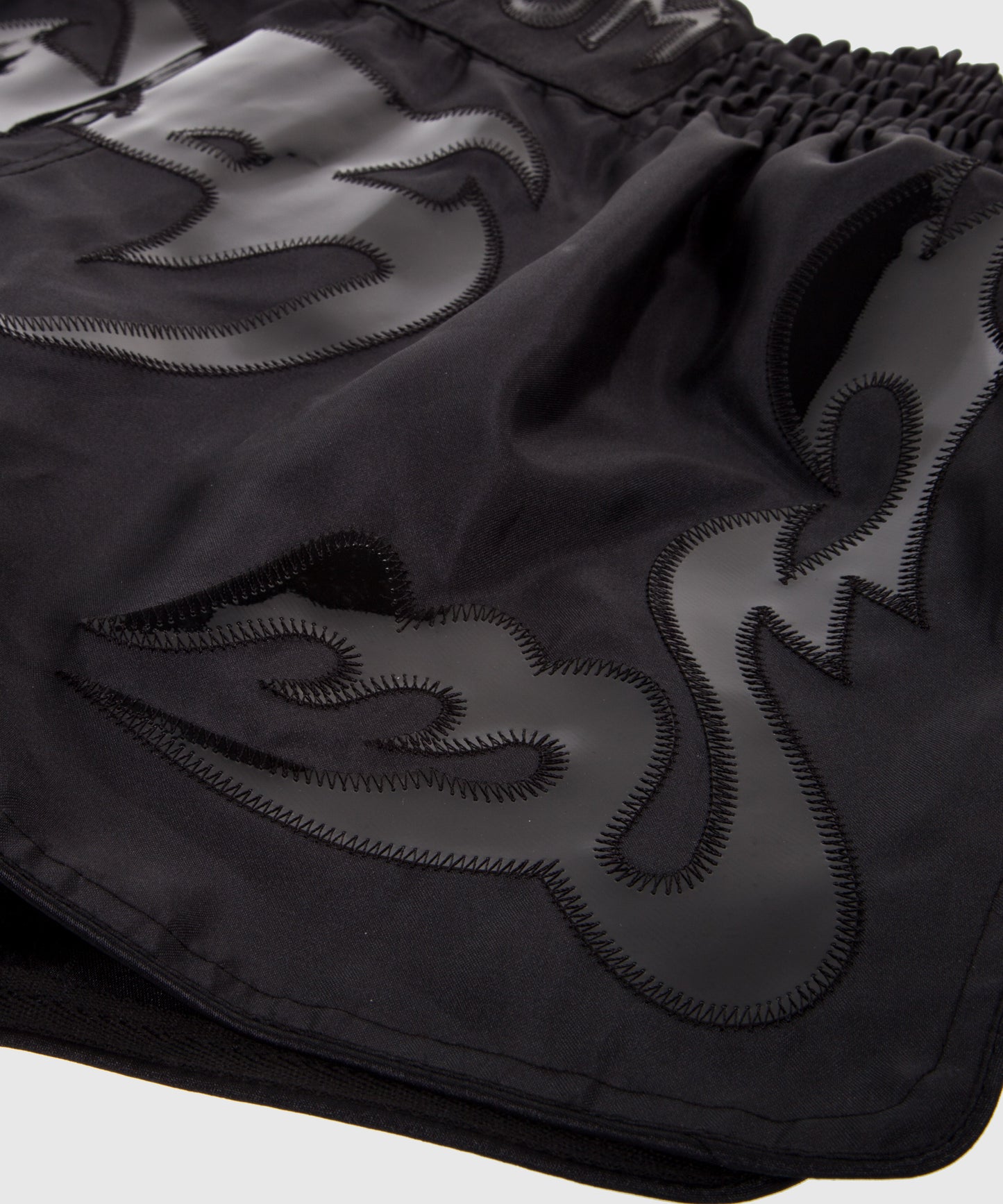 Pantaloncini da Muay Thai Venum Bangkok Inferno - Opaco/Nero
