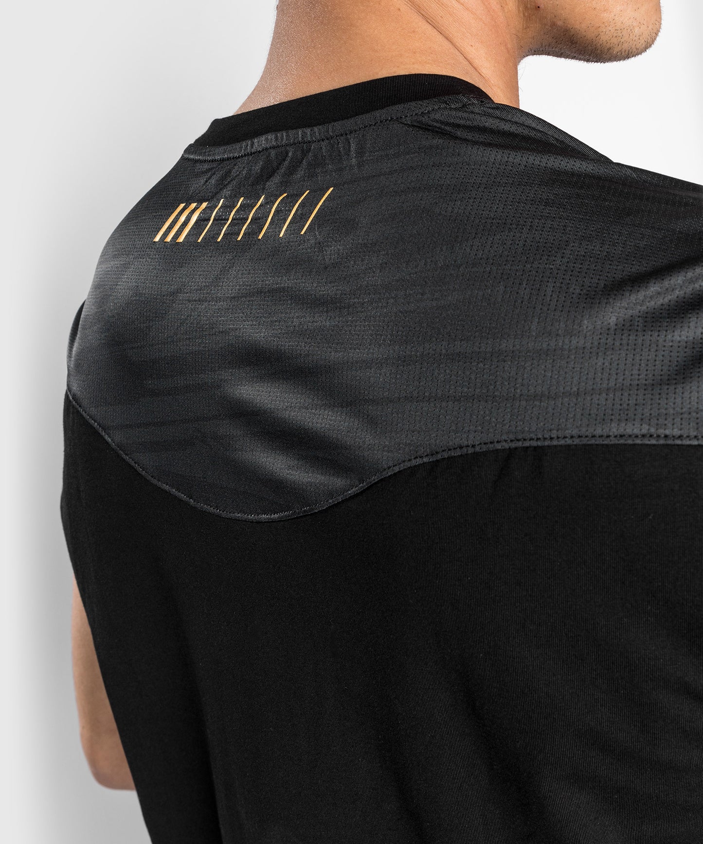 T-shirt Venum Tempest 2.0 - nero/oro