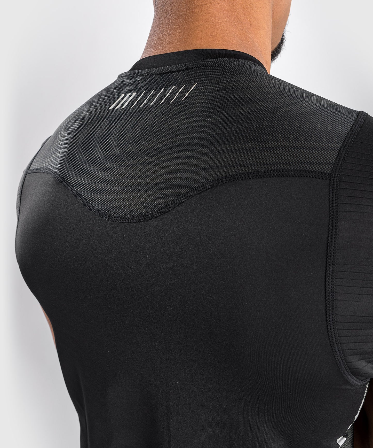 T-shirt Venum Tempest 2.0 Dry Tech - nero/grigio