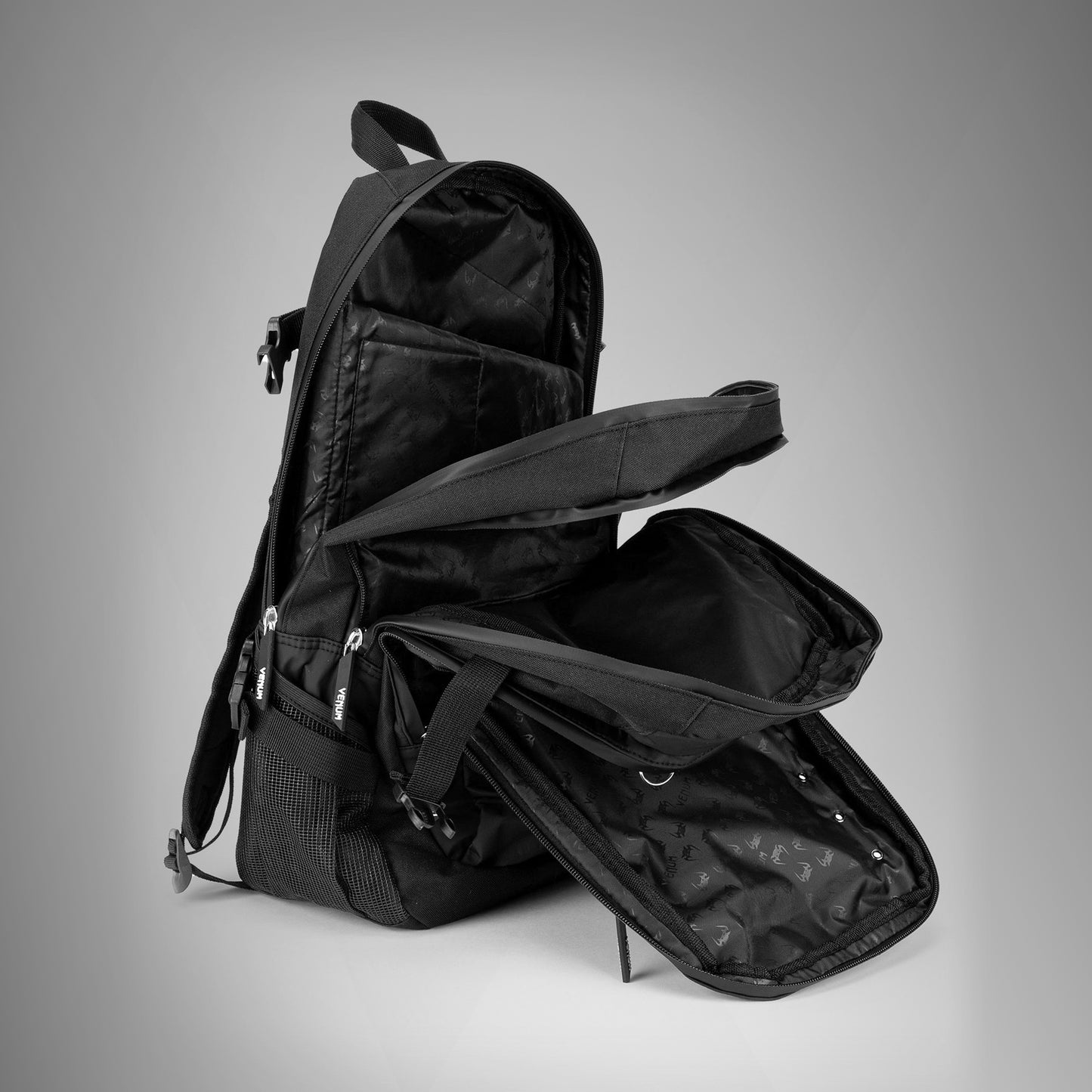 Venum Challenger Pro Evo Zaino (20-25L) – Nero/Bianco