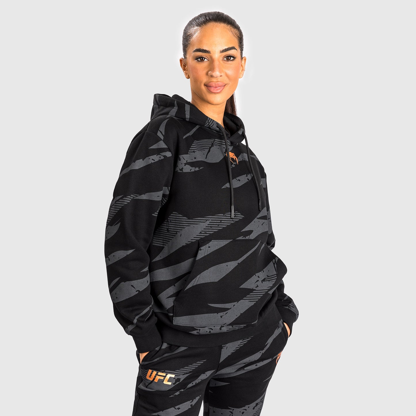 UFC Adrenaline by Venum Fight Week Felpa Con Cappuccio per Donna - Urban Camo