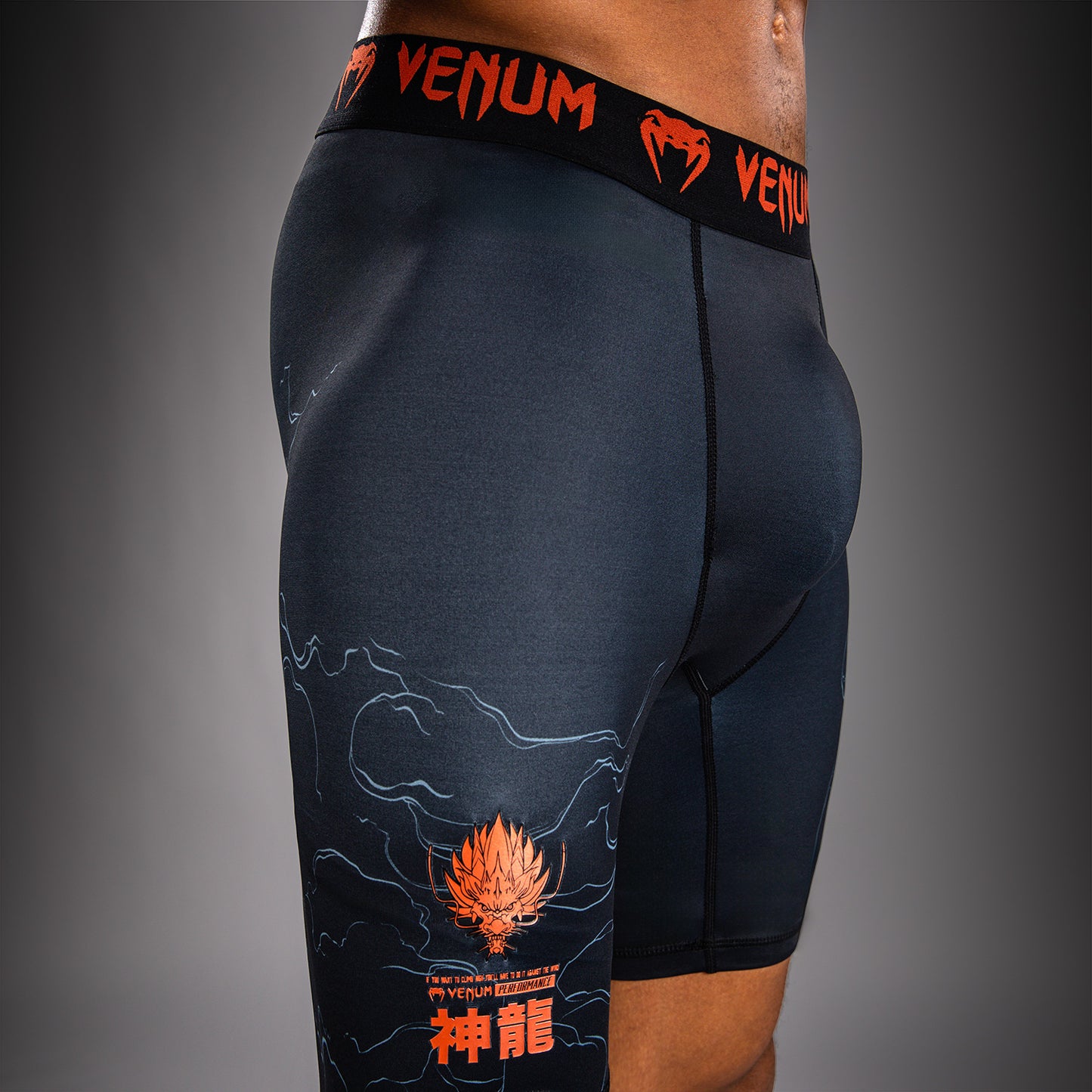 Venum Thunder Dragon Pantaloncini a Compressione – Nero/Grigio/Rame