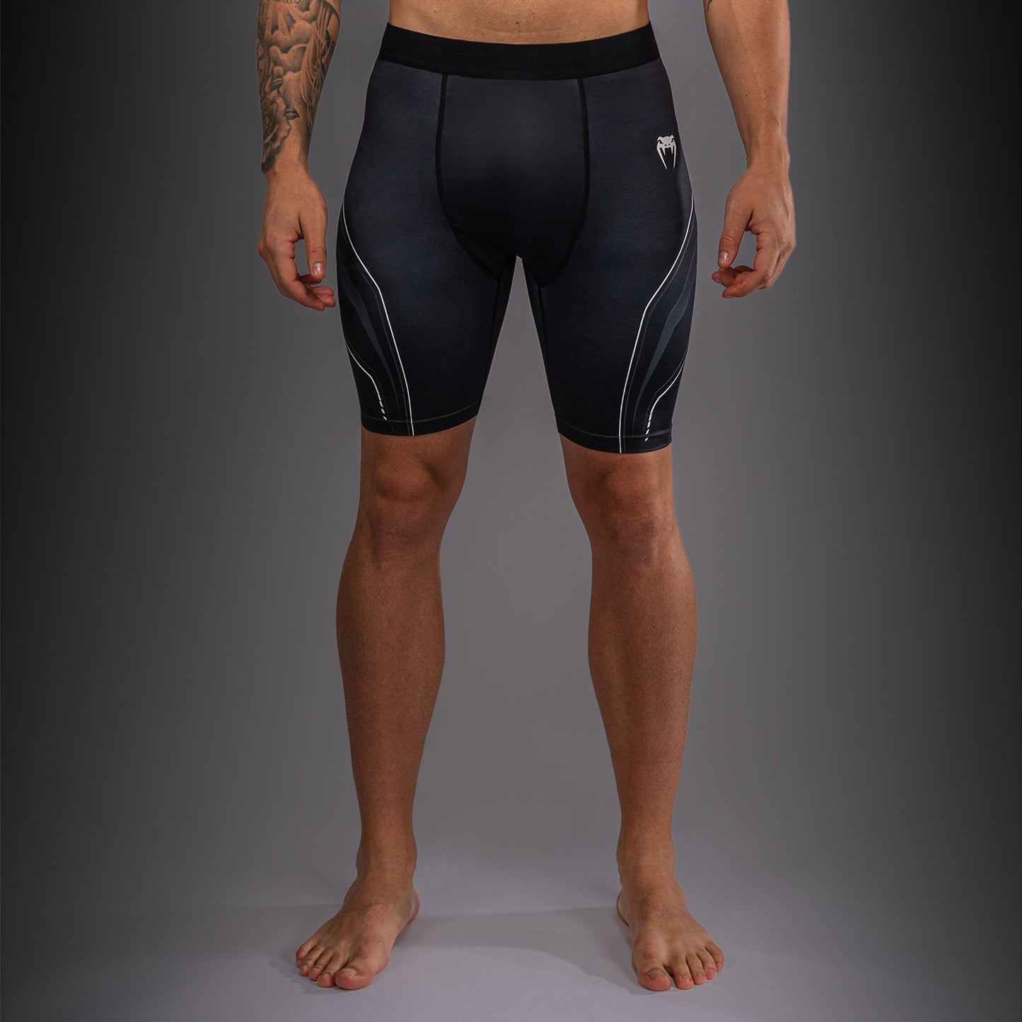 Venum Streamline Pantaloncini a Compressione – Nero/Bianco