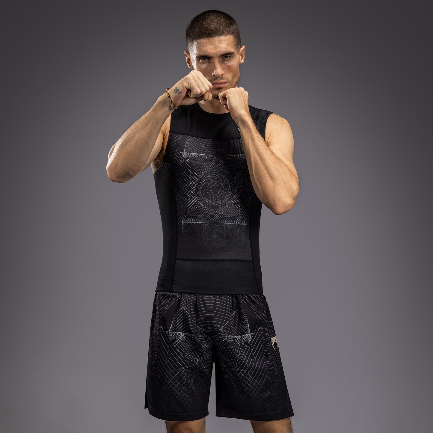 Venum G-Fit Air Rashguard Senza Maniche - Nero Profondo/Sabbia Del Deserto