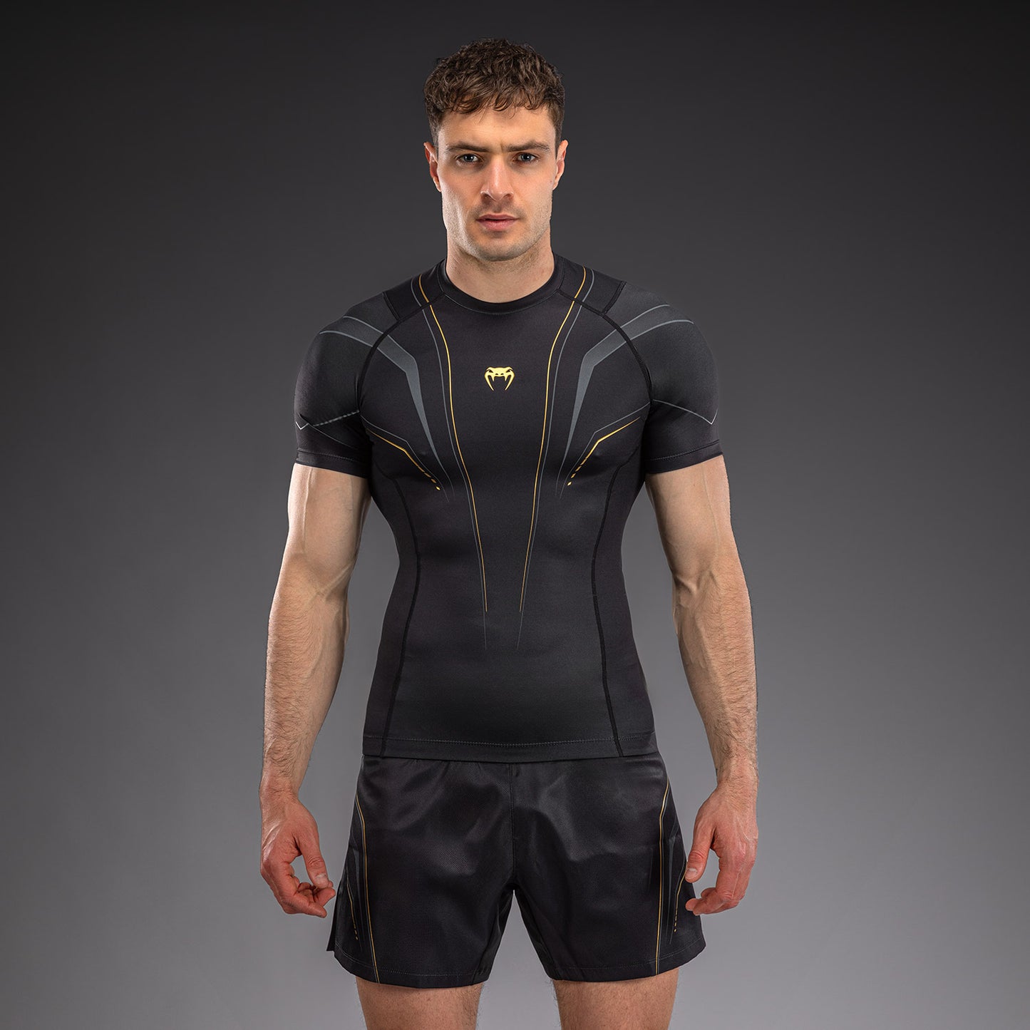 Venum Streamline Rashguard a Maniche Corte – Nero/Oro