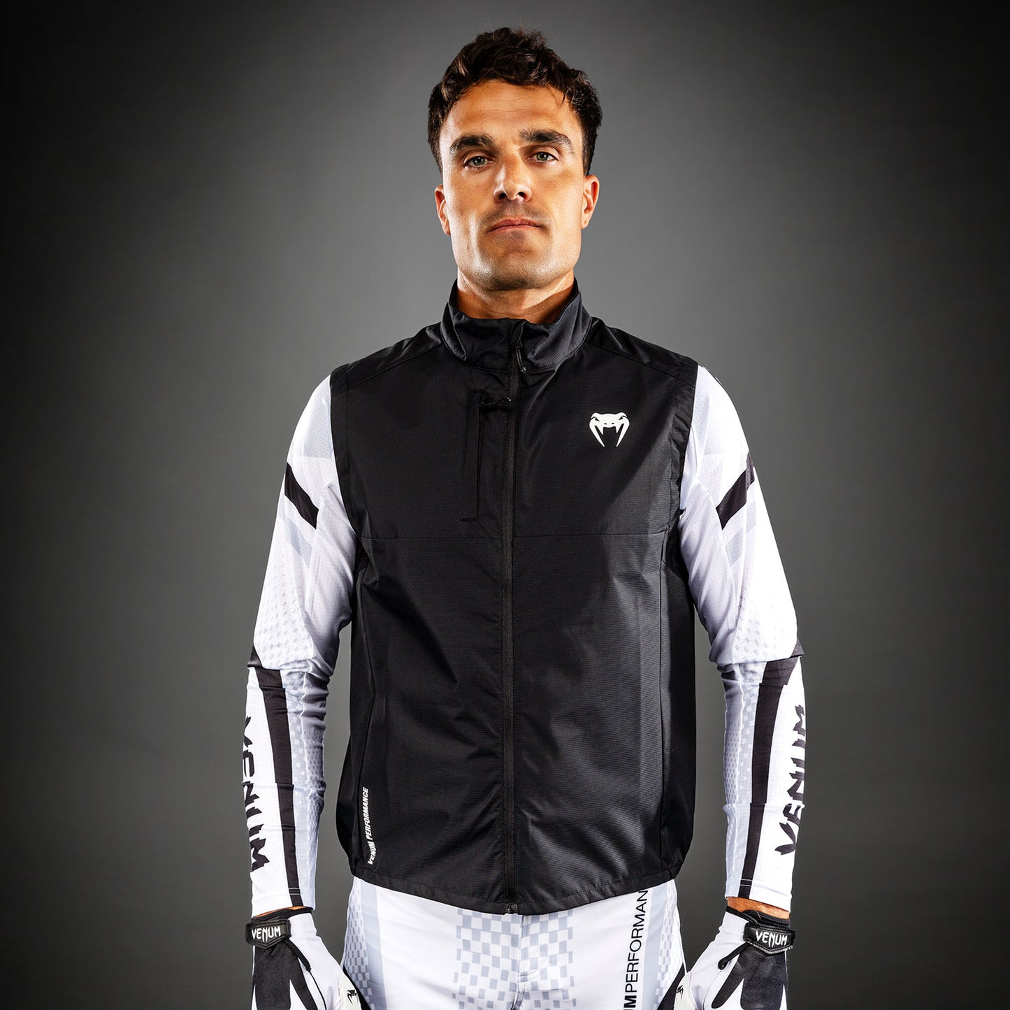 Venum MX Basics Gilet antivento - Nero/Bianco