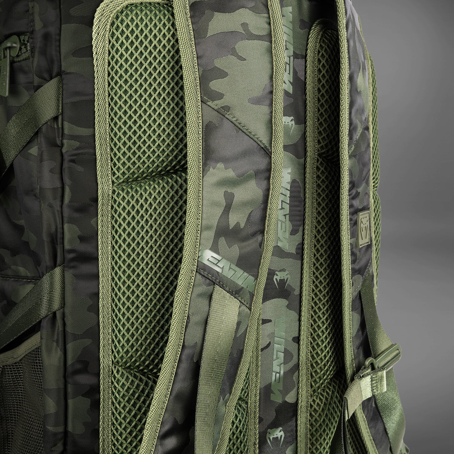 Venum Challenger Xtrem Zaino (50-63L) – Kaki/Camouflage