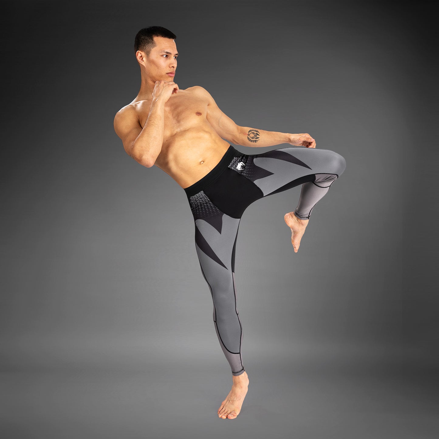 Venum Attack Pantaloni a Compressione da Uomo - Nero