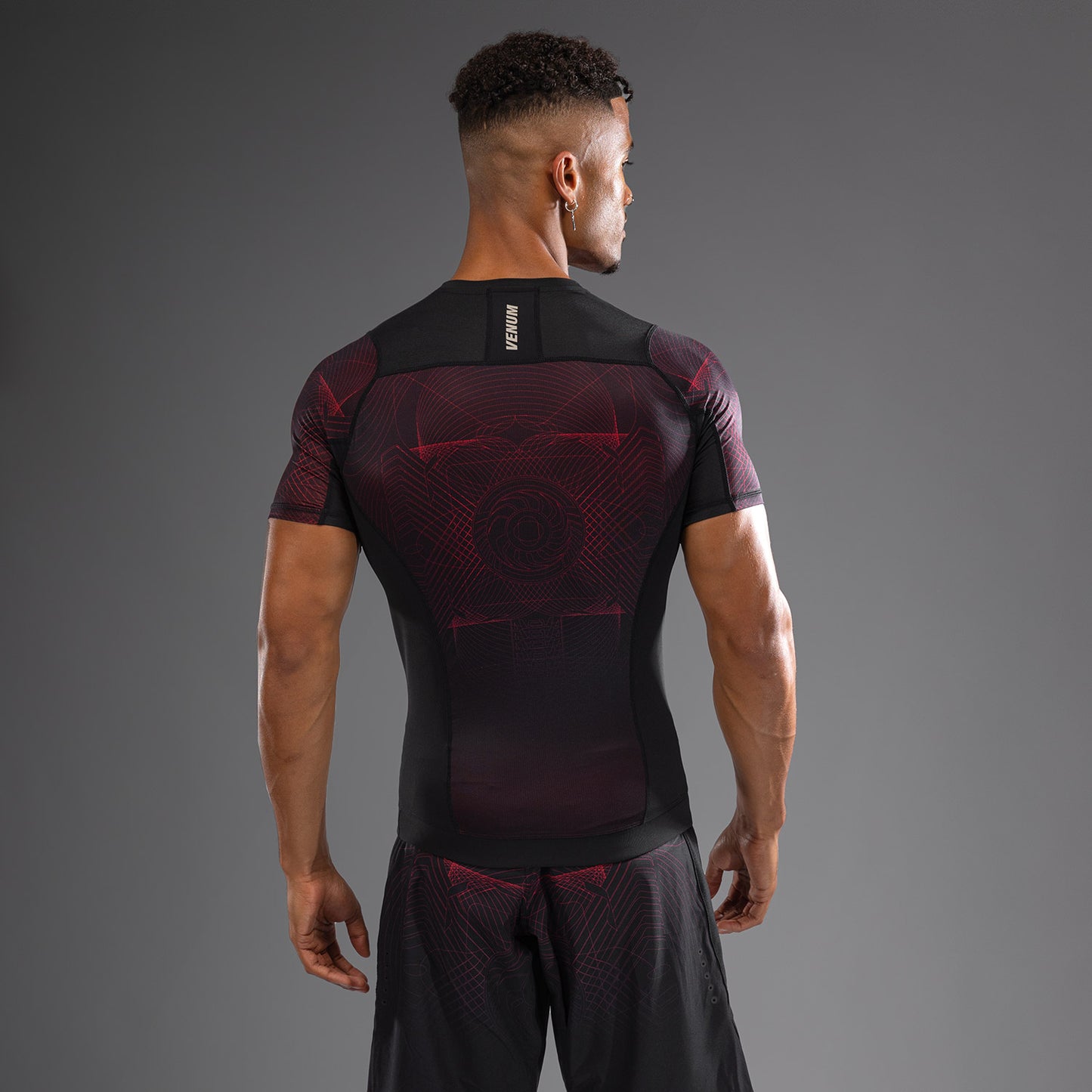 Venum G-Fit Air Rashguard a maniche Corte - Nero Profondo/Rosso Fuoco