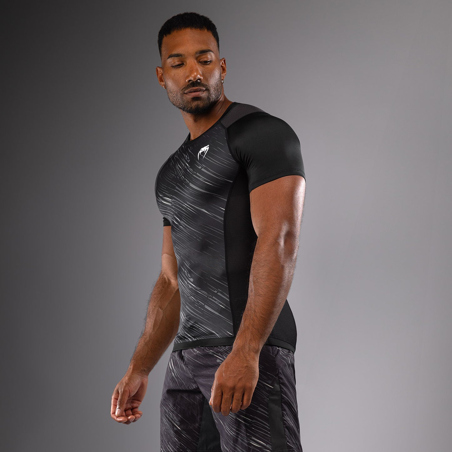 Venum Rapid Rashguard a Maniche Corte - Nero/Grigio Tempesta