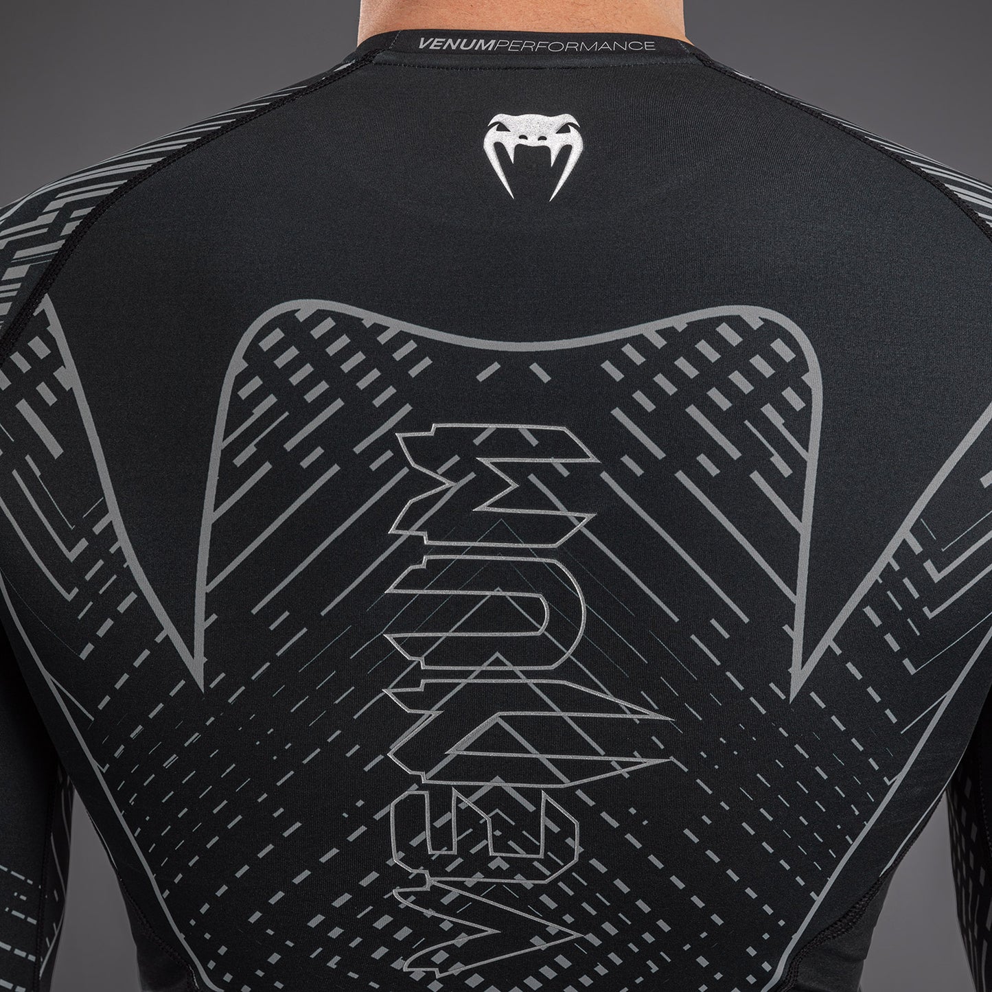 Venum Midnight Fury Rashguard a Maniche Lunghe – Nero/Grigio/Argento