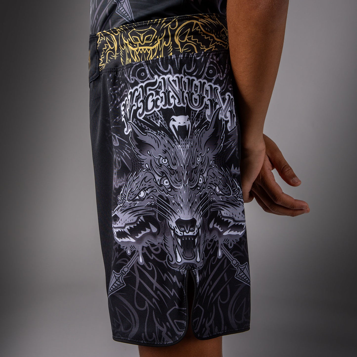 Venum Wolf Atak Pantaloncini da Combattimento Per Bambini – Nero/Grigio