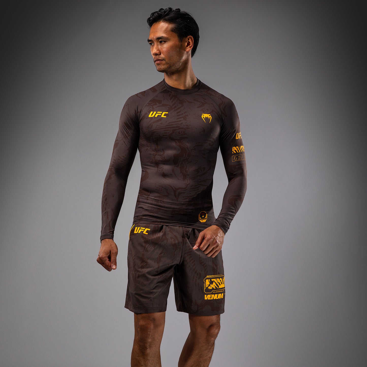 UFC Fusion by Venum Fight Week Rashguard a maniche longhe Performance - Marrone terra