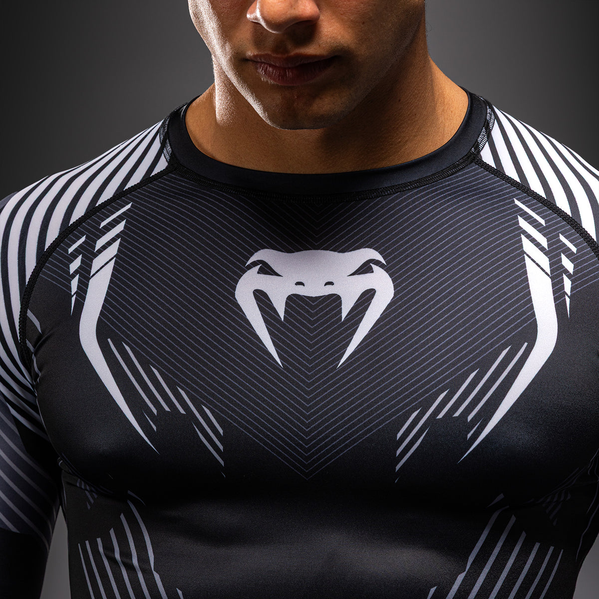 Venum No-Gi 6.0 Rashguard a Maniche Lunghe - Nero/Bianco