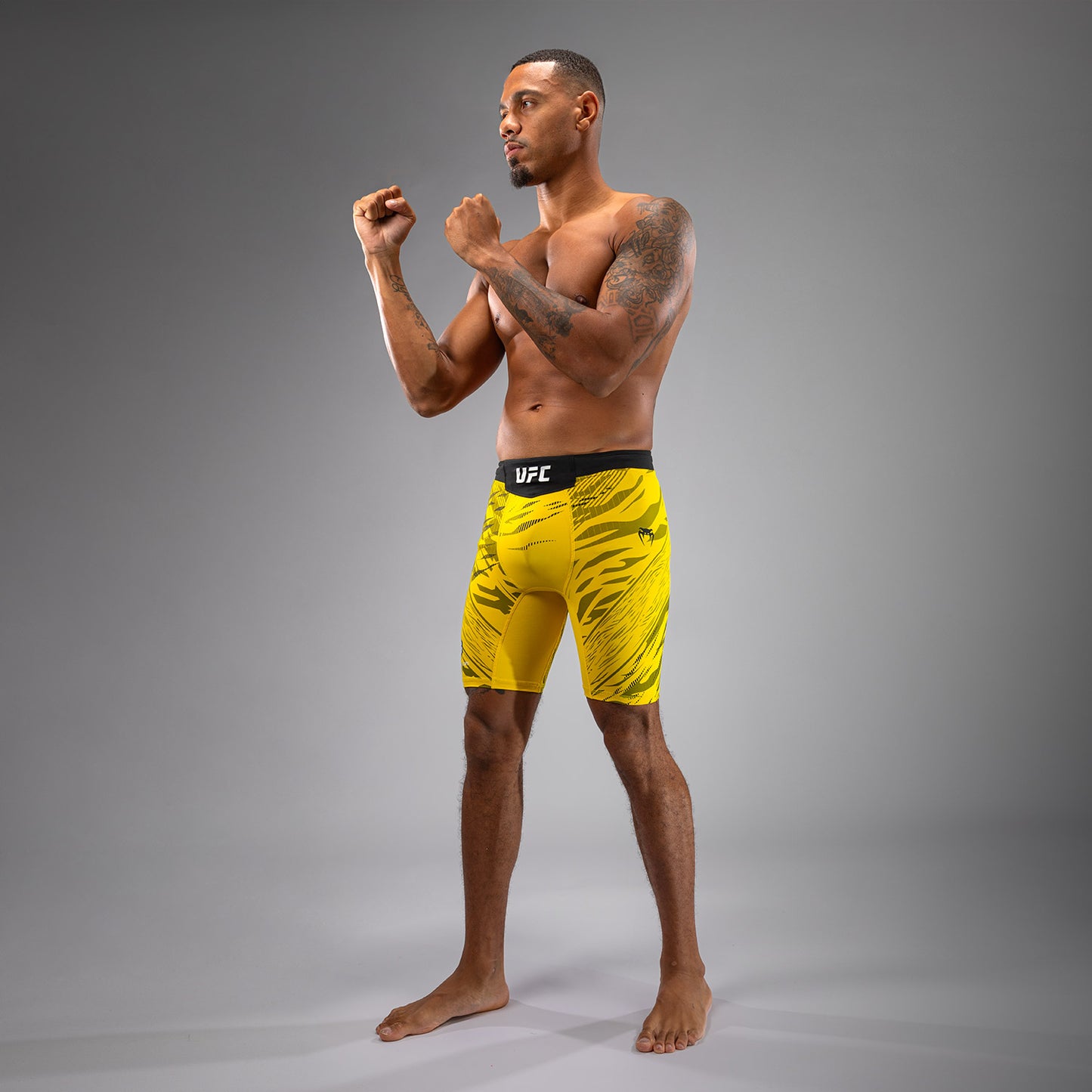 UFC Fusion by Venum Authentic Fight Night Vale Tudo Shorts per Uomo - Giallo