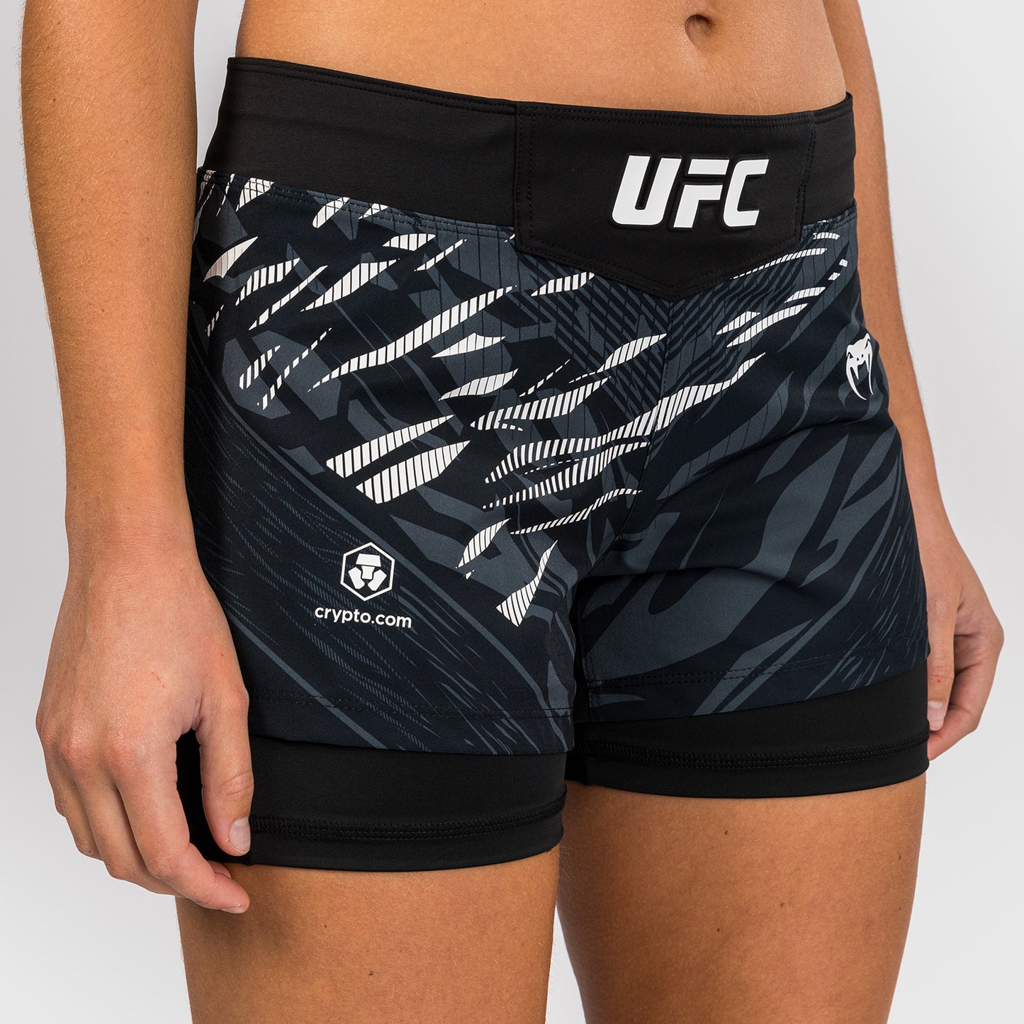 UFC Fusion by Venum Personalizzati Authentic Fight Night Shorts da Lotta per Donna - Nero