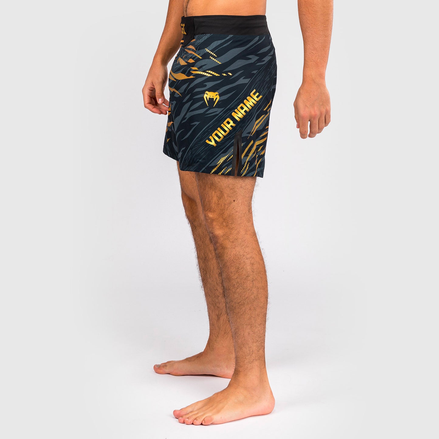 UFC Fusion by Venum Personalizzati Authentic Fight Night Shorts da Lotta per Uomo - Fit Corto - Campione