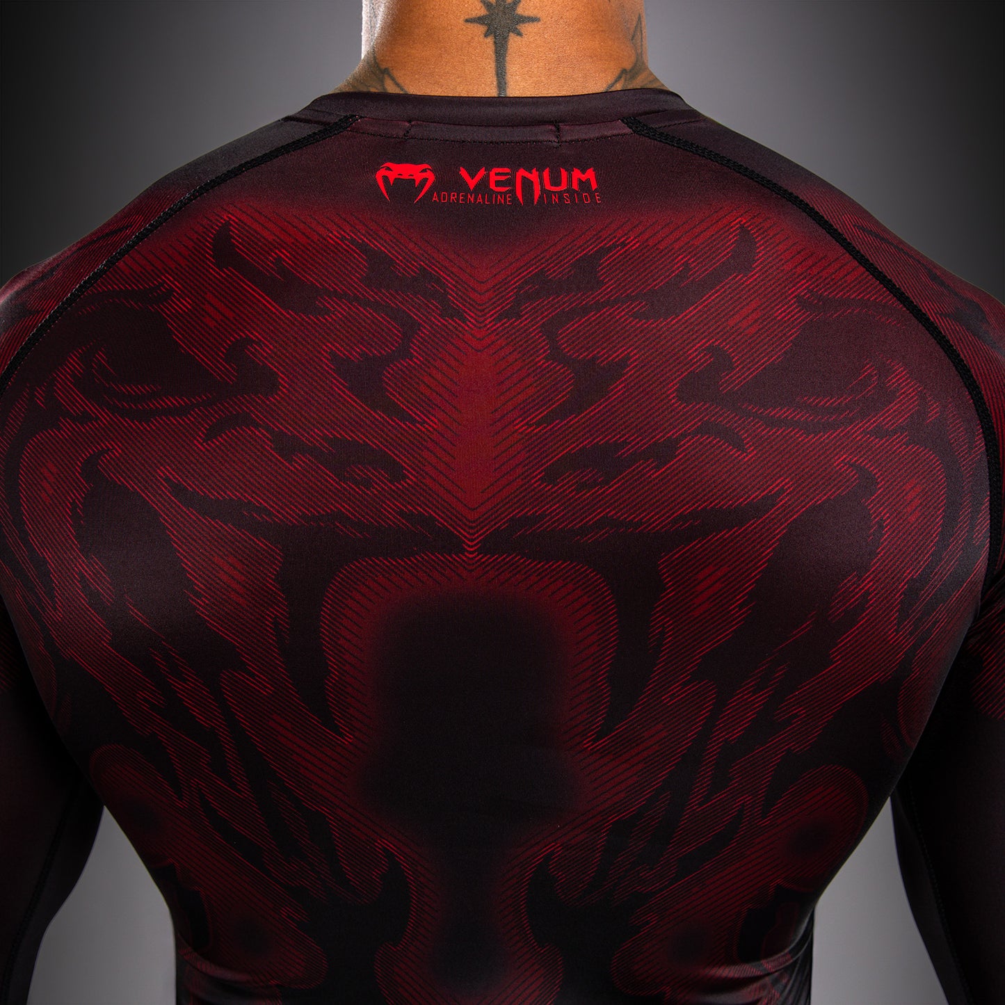 Venum Spectre Rashguard a Maniche Lunghe – Nero/Rosso